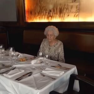 My Family Left Grandma Alone at a Restaurant to Ditch the Check—Too Bad They Messed with the Wrong Granddaughter