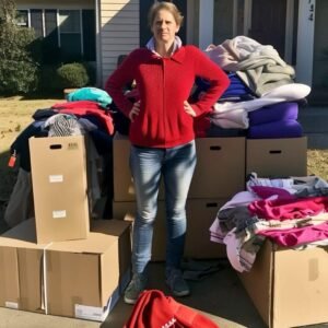 My Husband’s Lover Threw Away My Clothes and Kicked Me Out of Our Home — A Month Later, His Mom Turned the Tables on Him